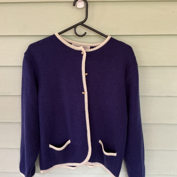Cardigan - Picture 1 of 6